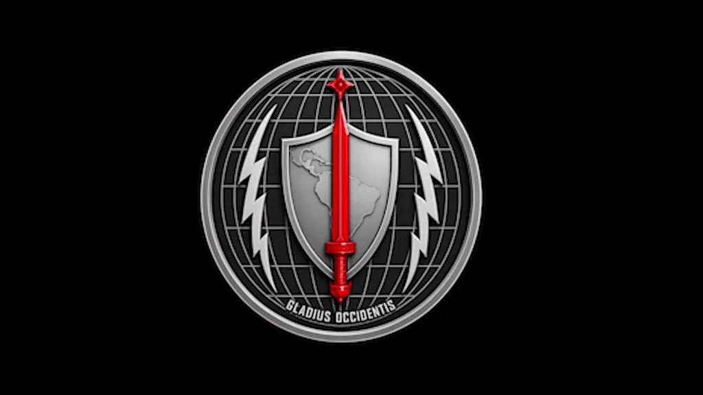 Emblema circular sobre fondo negro: un escudo con el mapa de América y una espada roja vertical, flanqueado por rayos blancos, sobre un globo terráqueo reticulado y la leyenda «Gladius Occidentis».